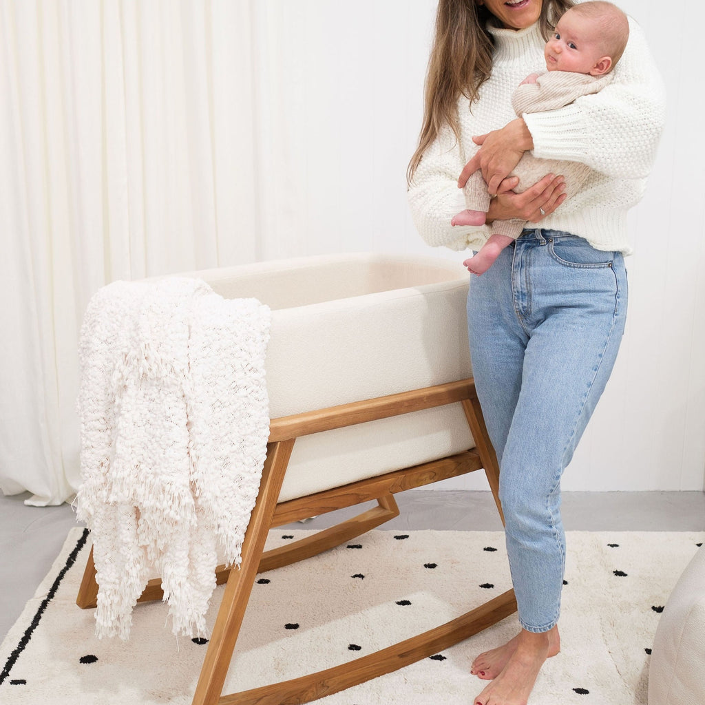 boucle rocking bassinet relaax